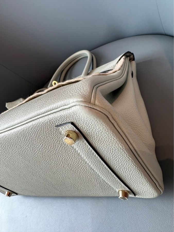 HERMES 愛馬仕 Birkin 30 冰清灰,B 刻印,Togo 皮,閒置未使用,在不同光線下呈現「灰中帶綠」的微妙變化。-19