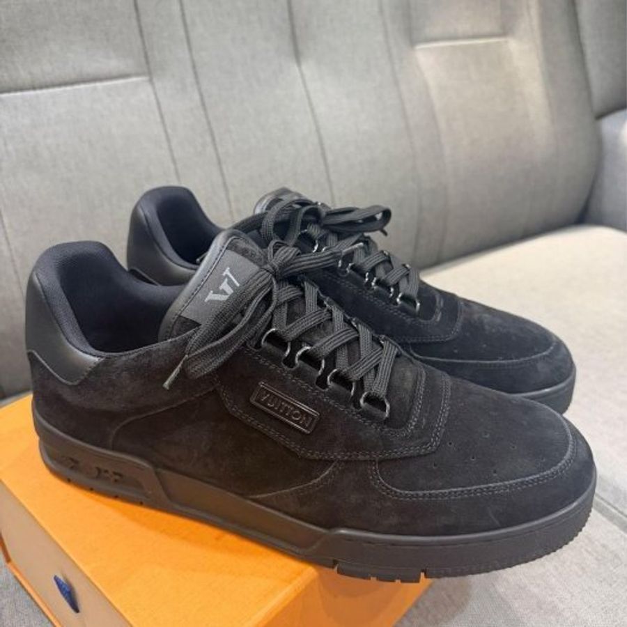 💎Han's house精品服飾💎 LOUIS VUITTON LV trainer 黑 麂皮 鞋 黑武士 現貨UK7-0