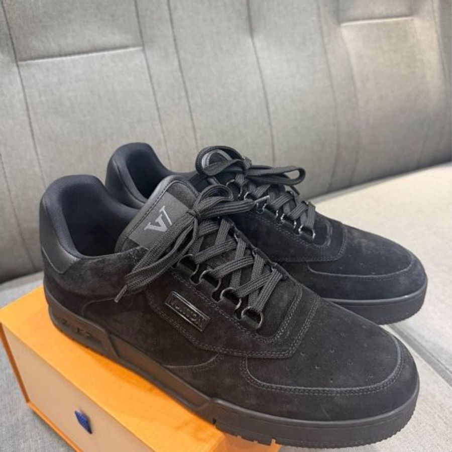 💎Han's house精品服飾💎 LOUIS VUITTON LV trainer 黑 麂皮 鞋 黑武士 現貨UK7-8