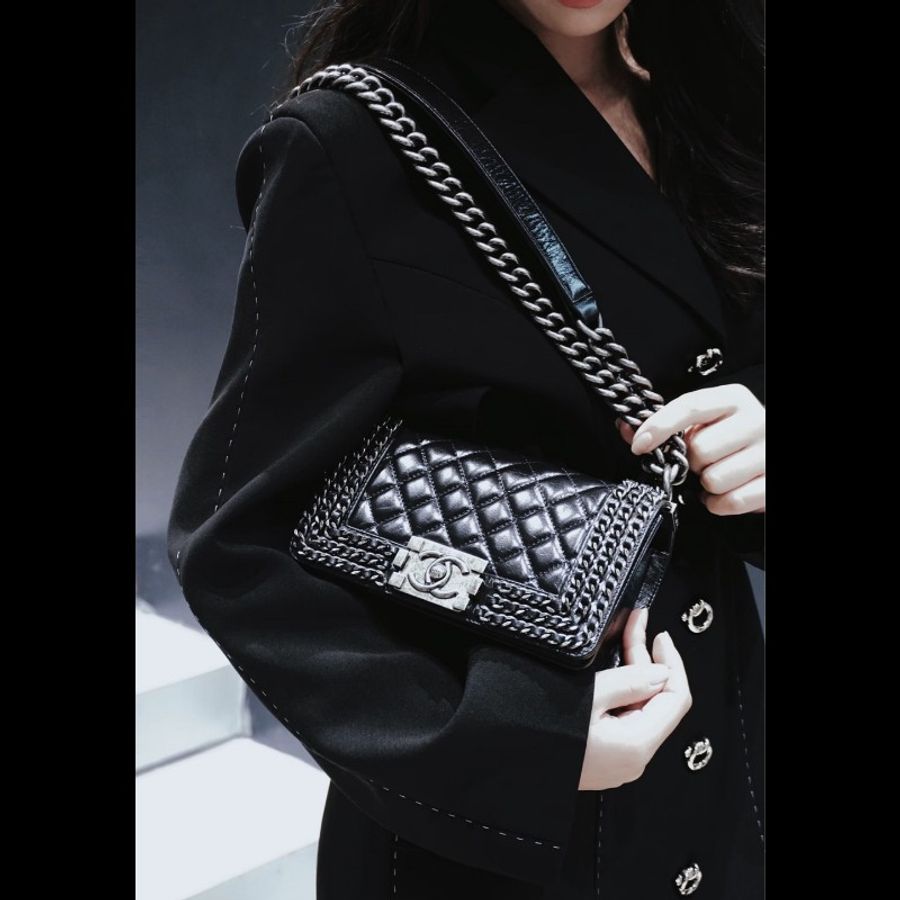 CHANEL 黑銀油蠟皮滾邊皮穿鏈Leboy中號 20cm-4