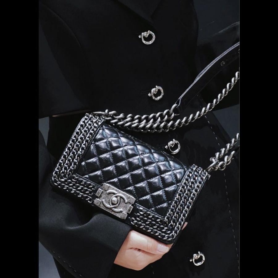 CHANEL 黑銀油蠟皮滾邊皮穿鏈Leboy中號 20cm-5
