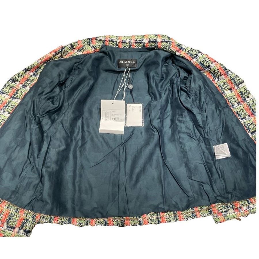CHANEL 香奈兒 2020年 早春度假車站系列 COCO EXPRESS MULTICOLOR SEQUIN EMBELLISHMENTS TWEED JACKET 多色亮片混紡斜紋軟呢外套-5
