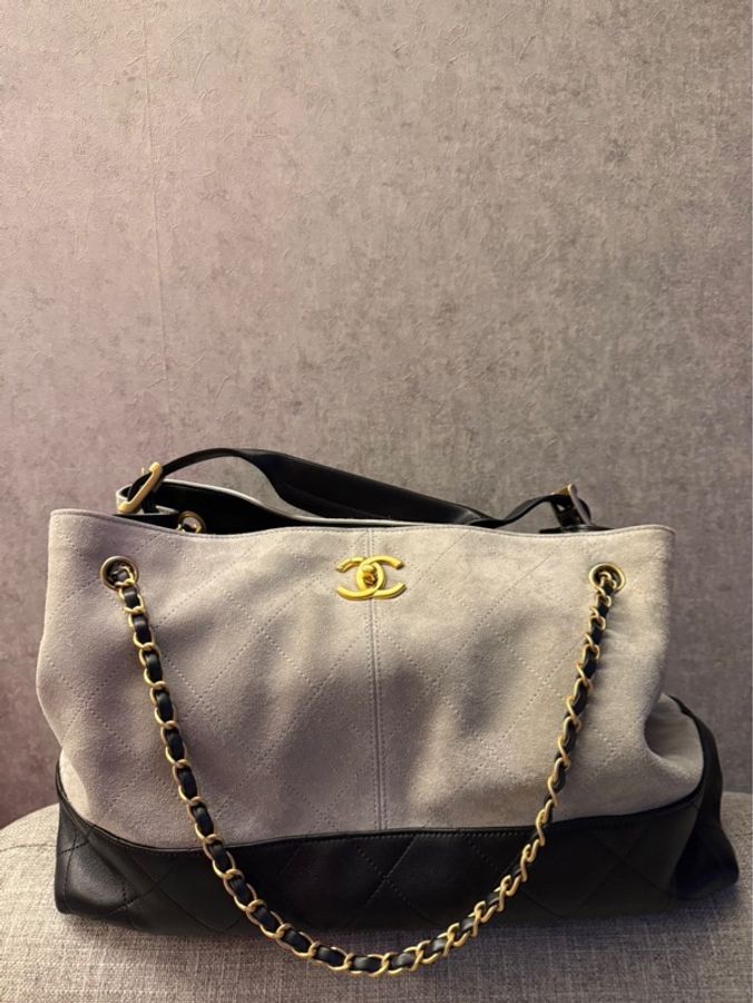 🤍 CHANEL 25A 灰色麂皮拼黑皮 Hobo 大號|金扣|芯片款|🤍-1