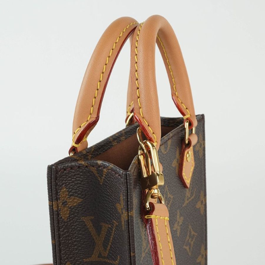 LOUIS VUITTON LV Petit Sac Plat 迷你琴譜包 Monogram 老花 手提斜背包|經典爆款 輕巧小包|KÉSH 凱仕精品-12