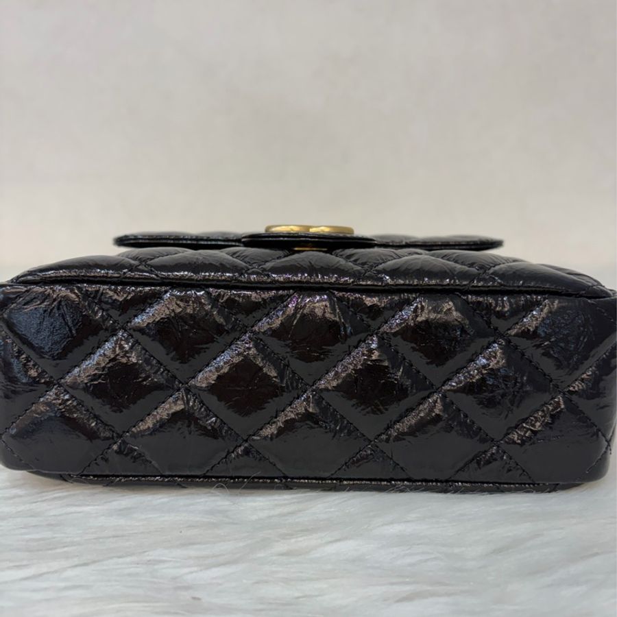 CHANEL AS4323 黑色 油蠟牛皮 金釦 天貓兩用包 牛角包 斜背包-5