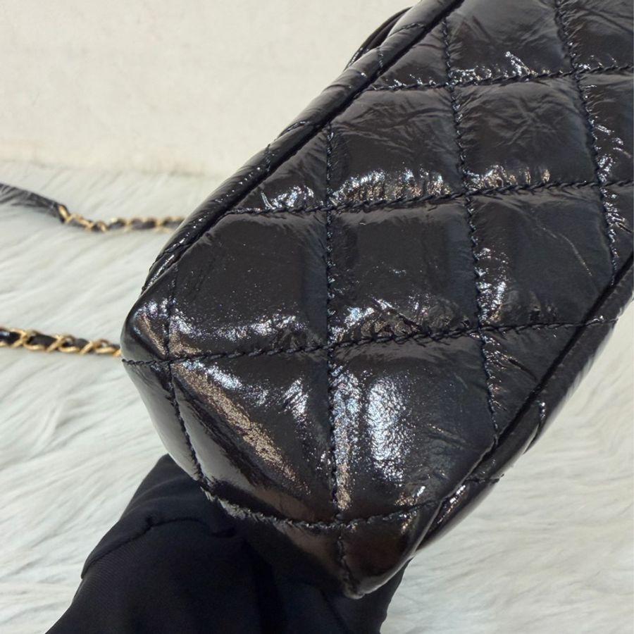 CHANEL AS4323 黑色 油蠟牛皮 金釦 天貓兩用包 牛角包 斜背包-7
