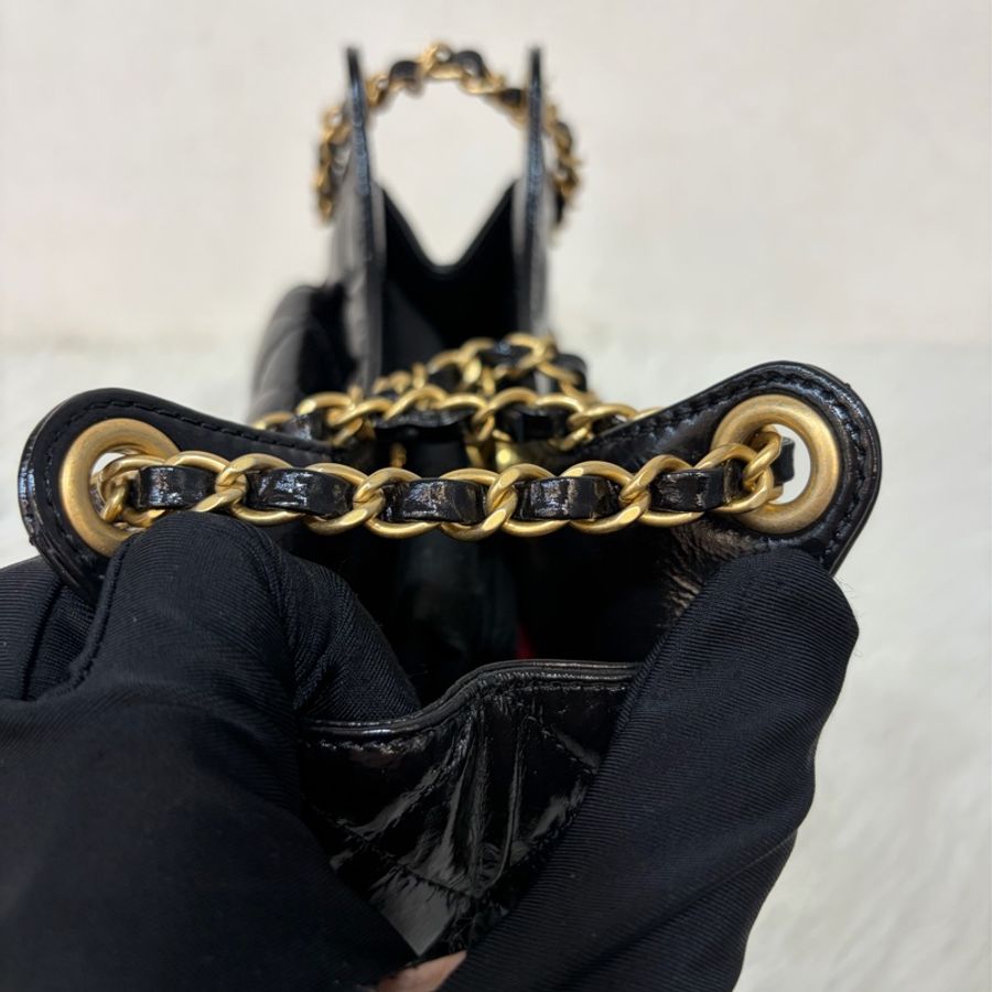 CHANEL AS4323 黑色 油蠟牛皮 金釦 天貓兩用包 牛角包 斜背包-29