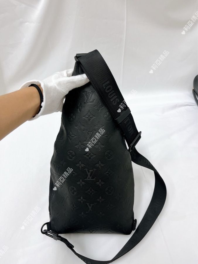 莉亞精品♡ LV M26730 Duo 黑壓紋 胸包 二手美包-3