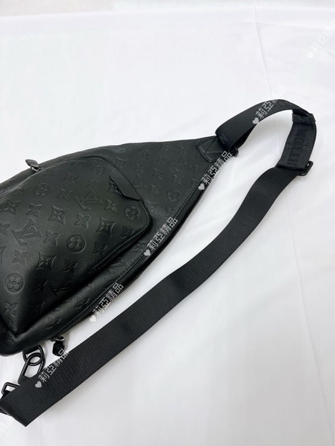 莉亞精品♡ LV M26730 Duo 黑壓紋 胸包 二手美包-13