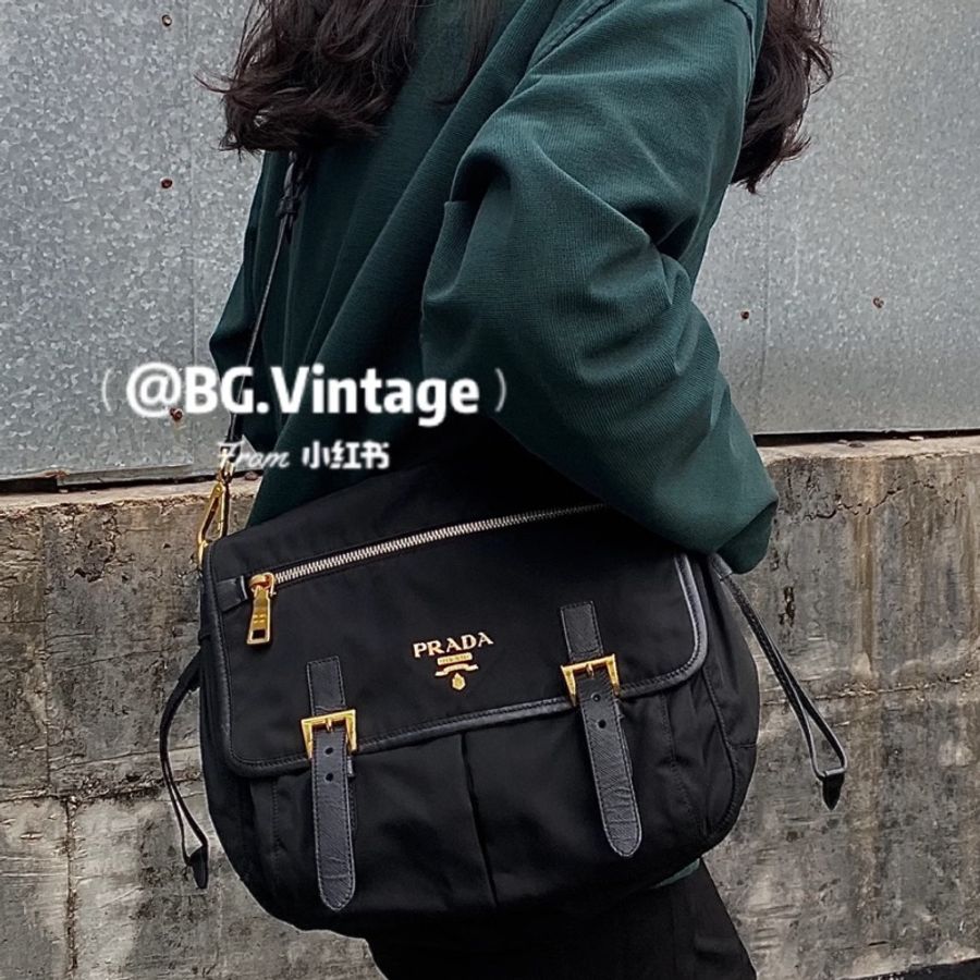 🌷PRADA 稀有尼龍郵差包|經典花紋✦fufu style 精品✦ 氣質款|側背包.斜背包-9