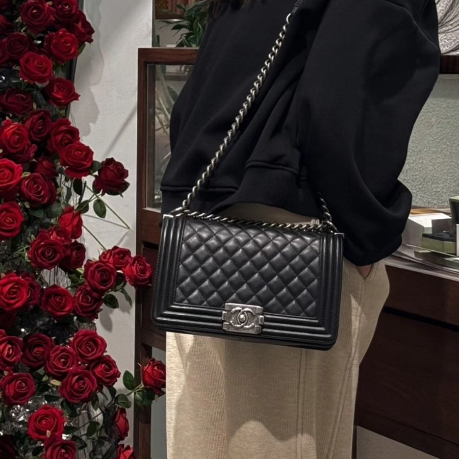 Chanel香奈兒🖤 Leboy 黑銀牛皮中號鏈條包💕-0