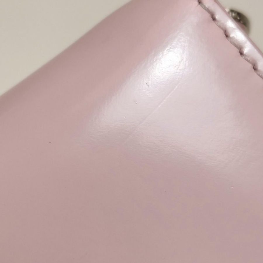 Prada 牛皮純色三角標誌翻蓋斜背包-27