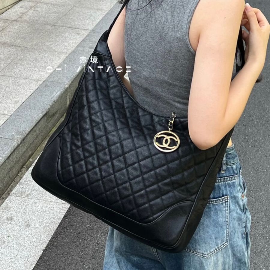 CHANEL Hobo 香奈兒 黑金牛皮 半月包 腋下包-2