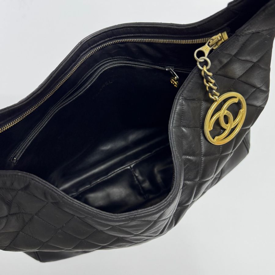 CHANEL Hobo 香奈兒 黑金牛皮 半月包 腋下包-13