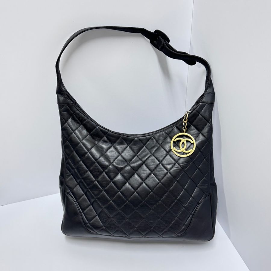 CHANEL Hobo 香奈兒 黑金牛皮 半月包 腋下包-19
