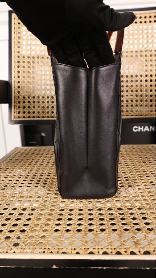 Chanel 5开玳瑁书包扣半月手提包-8