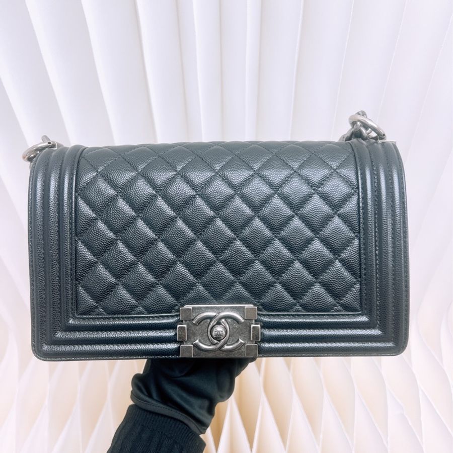 Chanel boy 25 中號黑銀牛皮-1