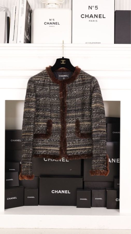 Chanel 03年棕色条纹毛毛滚边两口袋圆领上衣外套-0