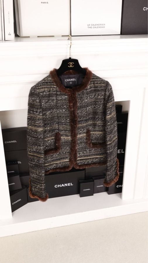 Chanel 03年棕色条纹毛毛滚边两口袋圆领上衣外套-7