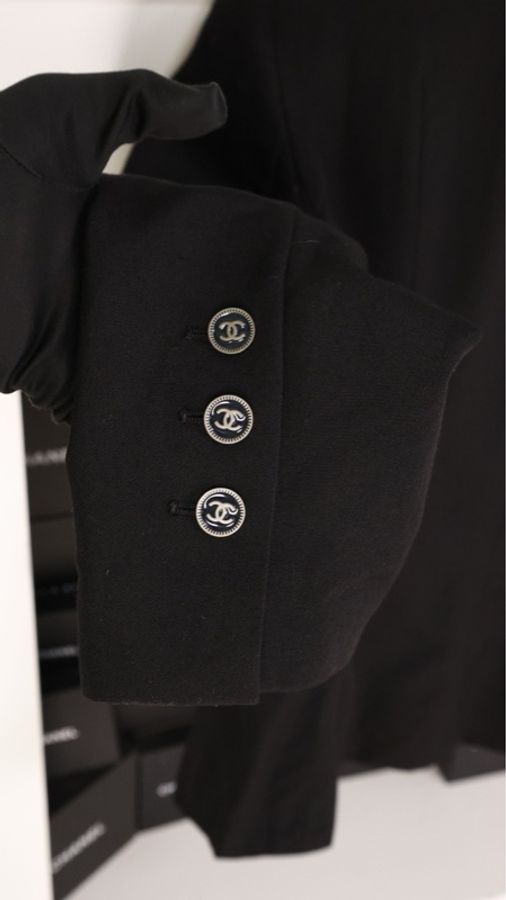 Chanel 01年黑色羊毛双排扣收腰两口袋西装上衣外套-51