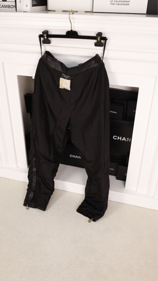 Chanel 93年黑金扣侧边拉链两口袋皮裤长裤-9