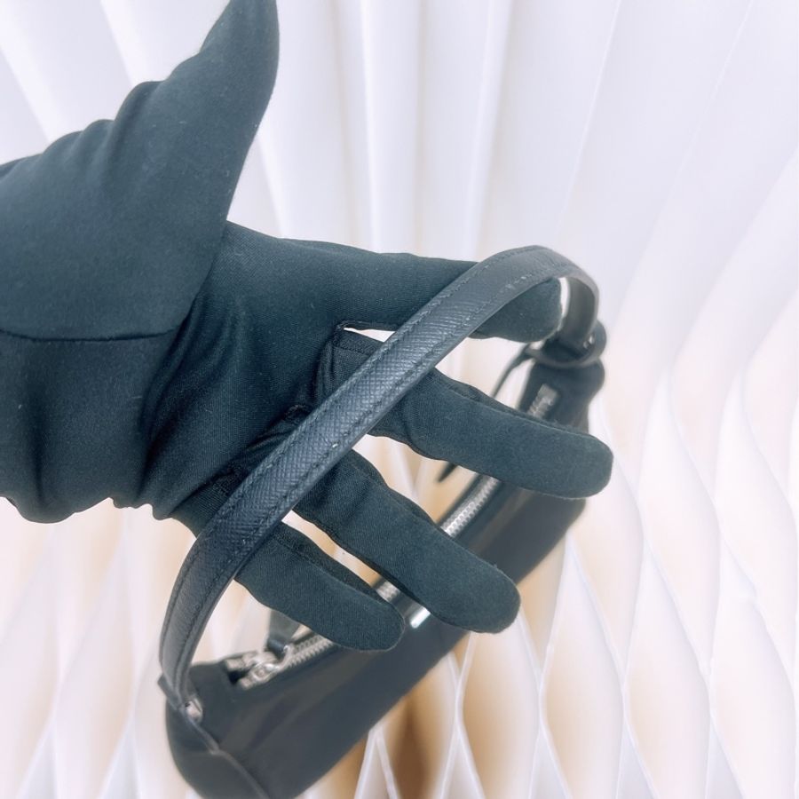 Prada re-edition 2005 黑色尼龍腋下包-7