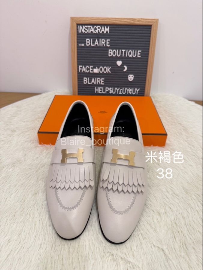 Hermes 愛馬仕 特賣會購買 經典H流蘇莫卡辛/樂福鞋 不是很白的那種白色 色號：Beige Glaise 米褐色 尺寸：38-0