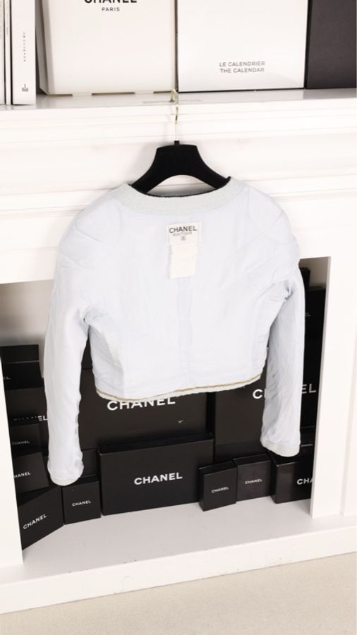 Chanel 90年海报款婴儿蓝羊毛黑色滚边两口袋crop短外套-3