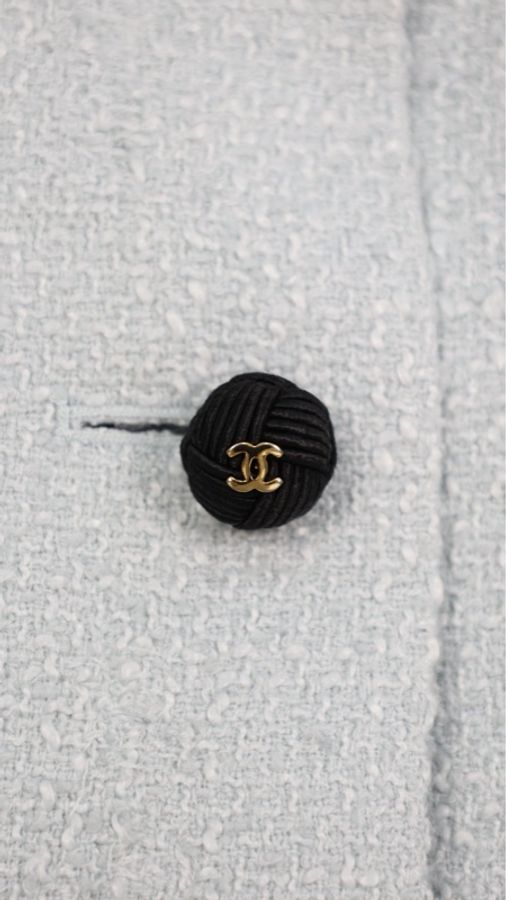 Chanel 90年海报款婴儿蓝羊毛黑色滚边两口袋crop短外套-16