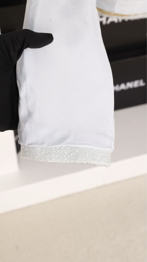 Chanel 90年海报款婴儿蓝羊毛黑色滚边两口袋crop短外套-32