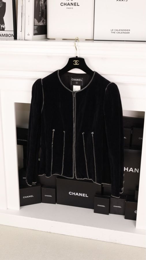 Chanel 06年秀款黑色丝绒银链滚边收腰上衣外套-4