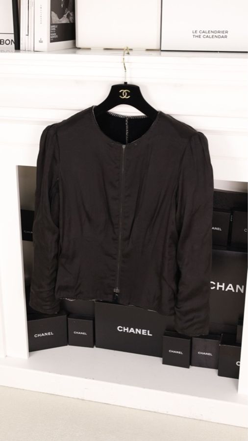 Chanel 06年秀款黑色丝绒银链滚边收腰上衣外套-7