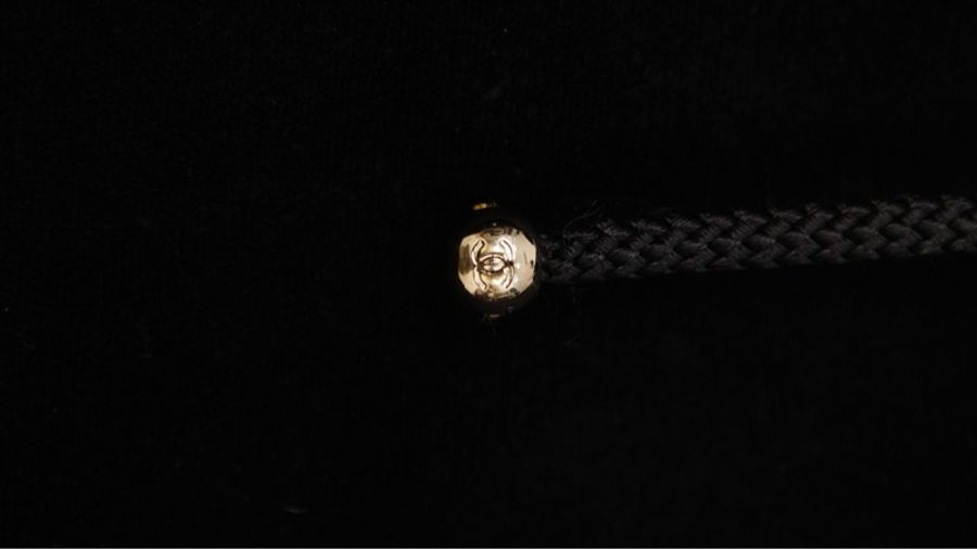 Chanel 18年黑色丝绒太空棉两口袋拉链连帽上衣外套-39