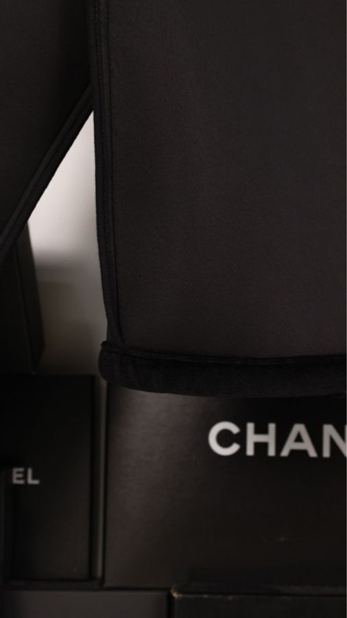 Chanel 18年黑色丝绒太空棉两口袋拉链连帽上衣外套-72