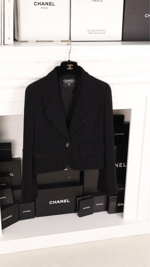 Chanel 95年黑色羊毛一粒扣两口袋上衣外套-4