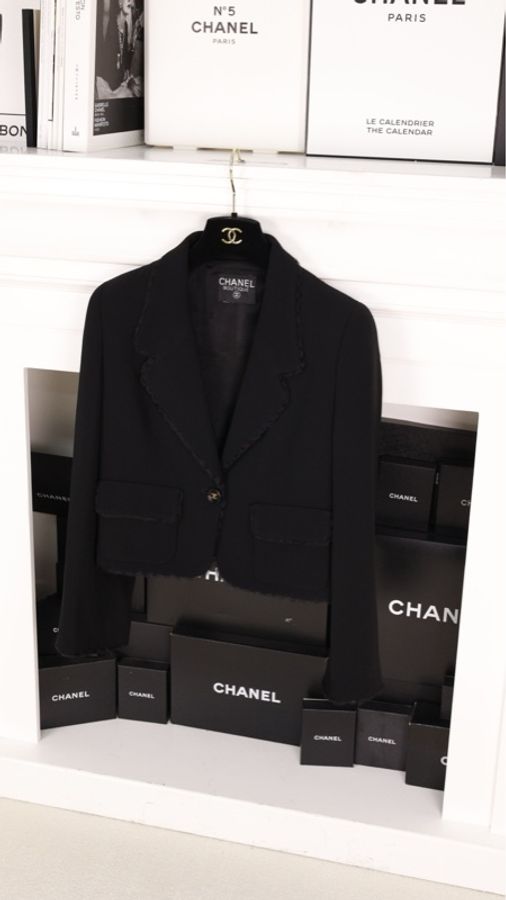 Chanel 95年黑色羊毛一粒扣两口袋上衣外套-6