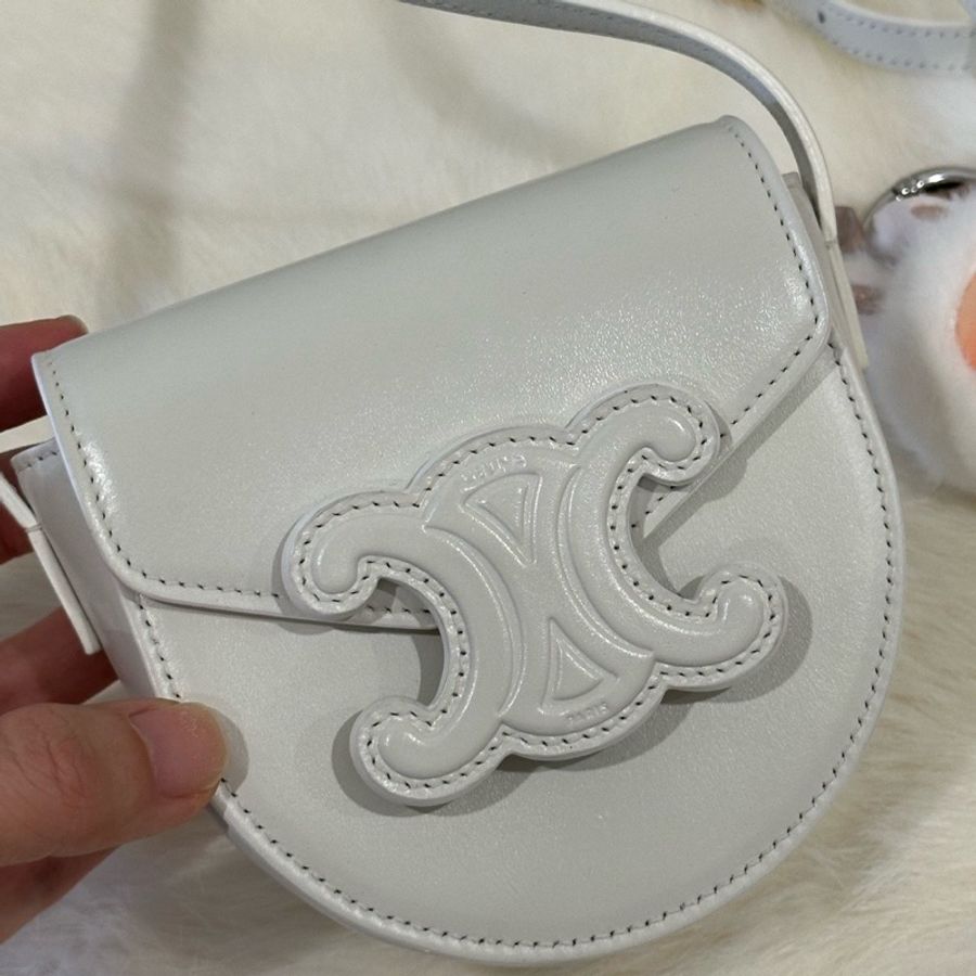 99新CELINE賽琳 BesaceCuir Triomphe 凱旋門小包  mini白色馬鞍包 牛皮 22年編碼-0