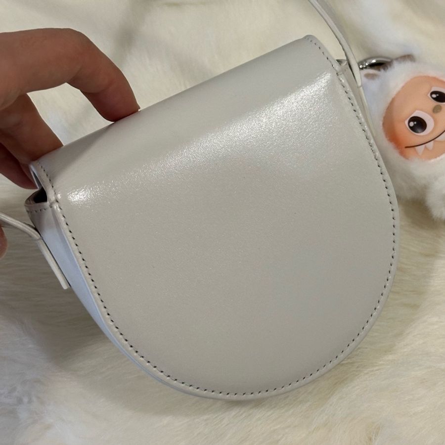 99新CELINE賽琳 BesaceCuir Triomphe 凱旋門小包  mini白色馬鞍包 牛皮 22年編碼-2