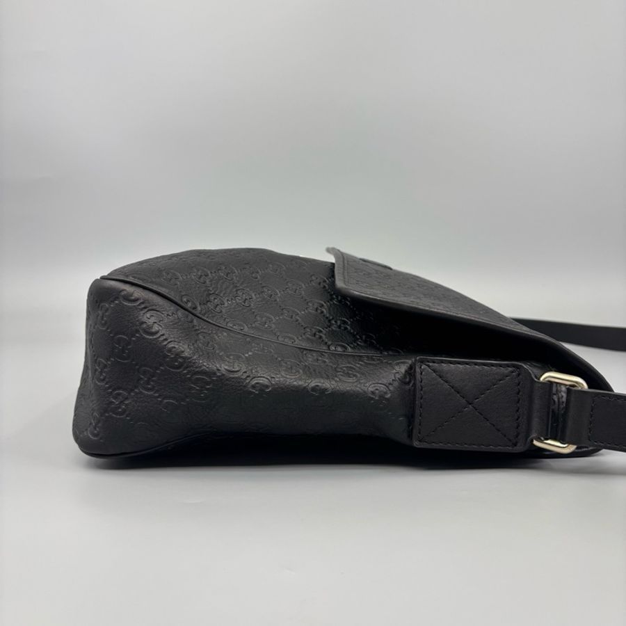 Gucci 古驰 全皮压纹男款斜挎包 黑标015-4