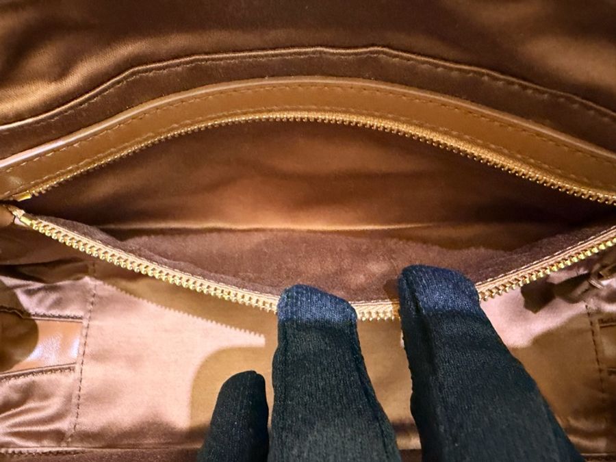 👜 MIU MIU Beau 皮革手袋(大款)✨ 專櫃已斷貨絕美干邑色 | 2026年3月購入 | 附正本購證+防塵袋+完整紙袋|全新大全配-22