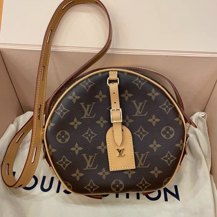 Louis Vuitton • 經典老花大圓餅包 大全配🈶購證-1
