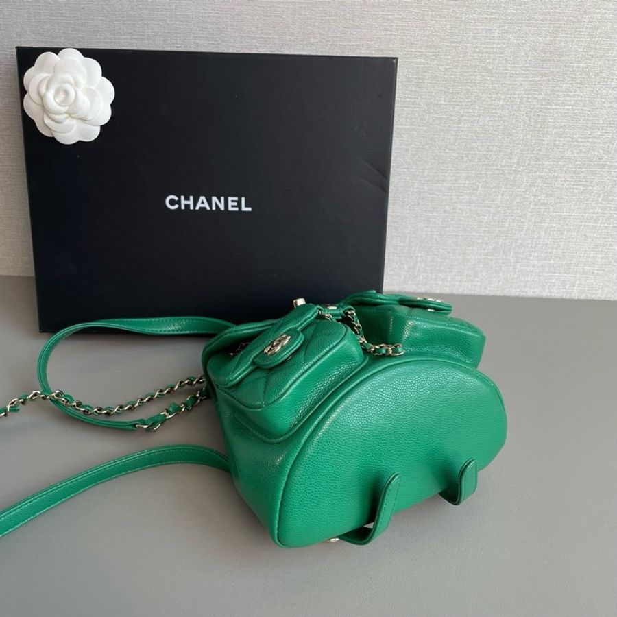 Chanel香奈兒🖤24ADuma綠色金扣荔枝皮 小號青蛙雙肩包🐸💗-7