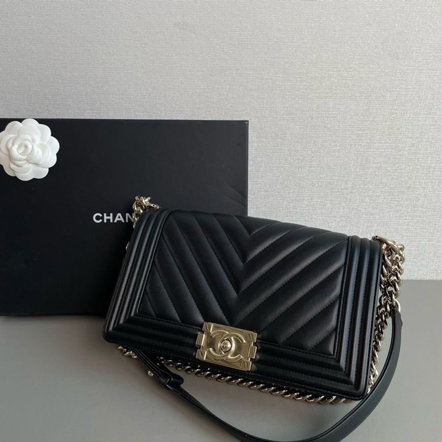 apink孫娜恩同款😻Chanel香奈兒🖤 黑金牛皮Leboy中號💕 V紋鏈條包💖-5