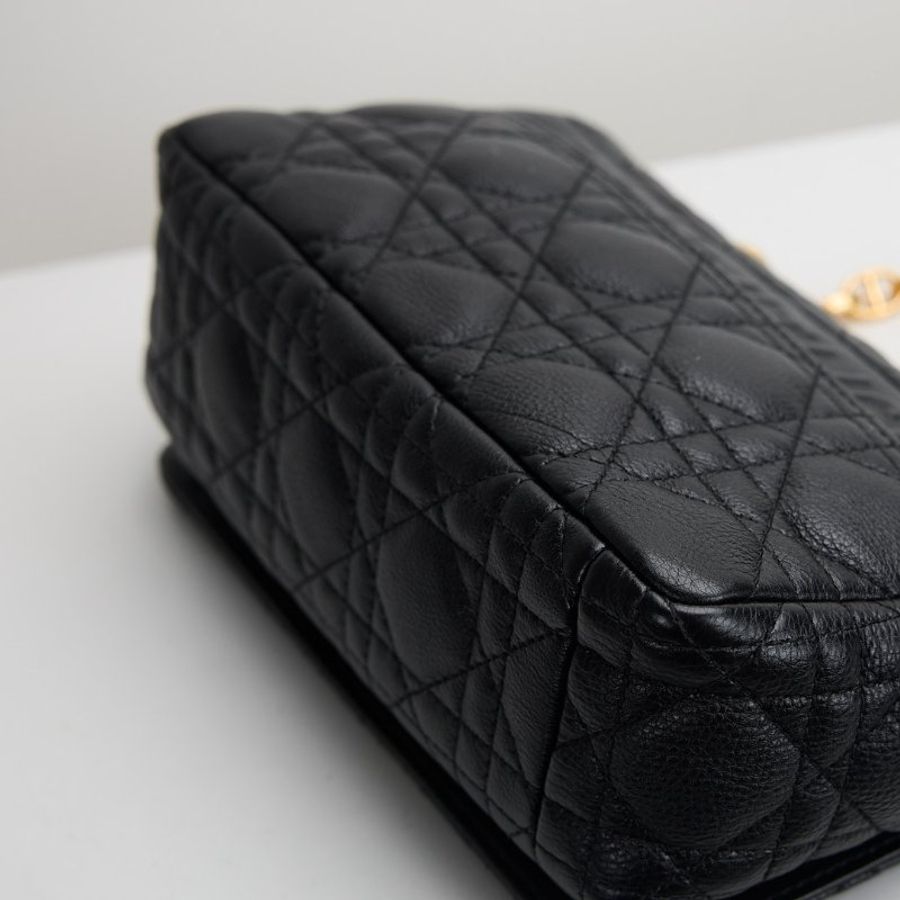 DIOR Caro 小號黑金鍊包-13