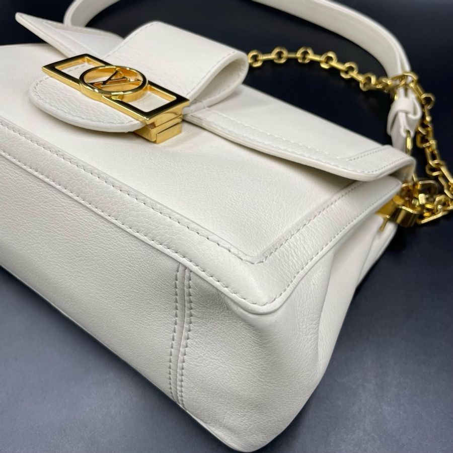 Louis Vuitton 路易威登 白色軟牛皮中號Dauphine達芙妮鏈條單肩包 25*17 純芯片款-10