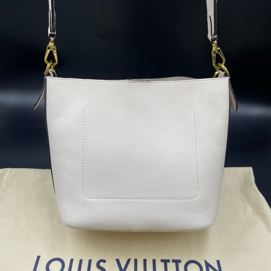 Louis Vuitton 路易威登 白色荔枝紋全皮Lock and Walk水桶包 21*20 芯片款-1