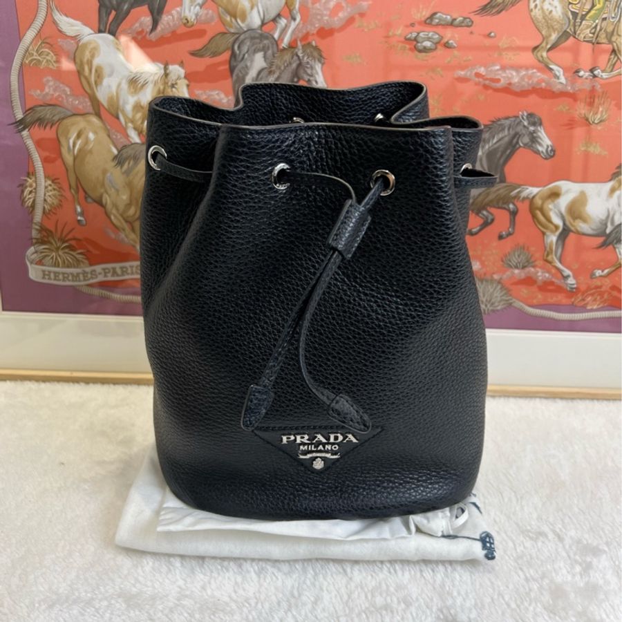 99新 Prada 普拉達 黑色水桶牛皮單肩斜挎包 倆個肩帶-1