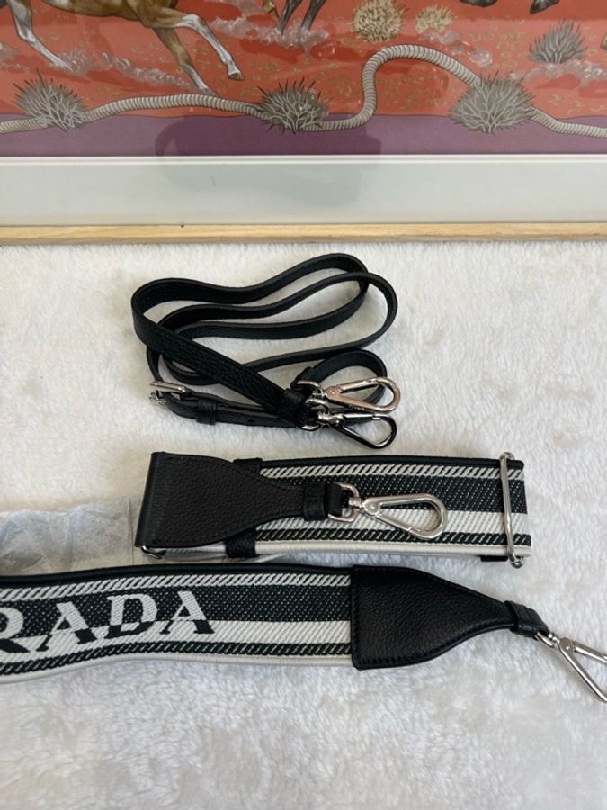 99新 Prada 普拉達 黑色水桶牛皮單肩斜挎包 倆個肩帶-8