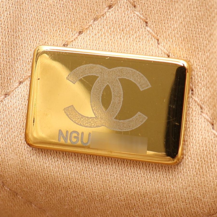 白色羊皮 CHANEL 22 Small 肩背包 金釦【CHANEL 香奈兒】 AS3260-6