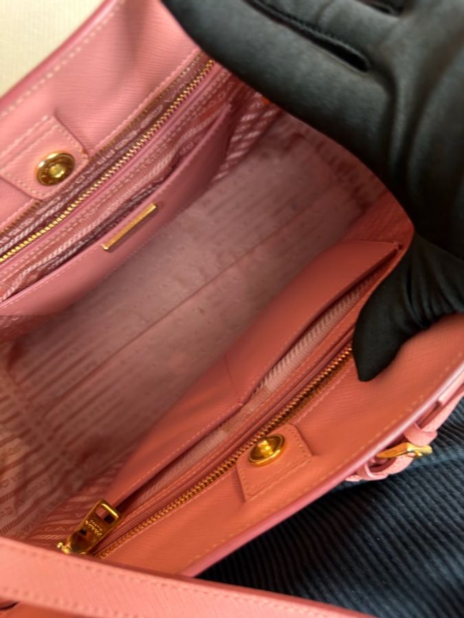 Prada/ Saffiano Lux 雙色皮革手提包-9